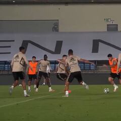 El golazo de James a Courtois aplaudido por todo el plantel