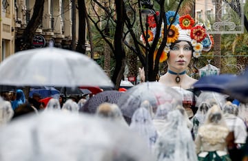 Este mircoles, 19 de marzo y da de San Jos, se celebrar el emocionante "Da de la Crem" en las Fallas de Valencia, donde ms de 700 monumentos que los artistas falleros han levantado por toda la ciudad ardern en un espectculo impresionante. Marcando el broche de oro de la fiesta ms emblemtica de Valencia y una de las ms multitudinarias de toda Espa?a. La noche se iluminar con fuegos artificiales.