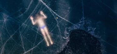 R¨¦cord mundial de apnea bajo un lago helado
