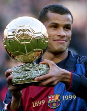 Balón de oro con el Barcelona.