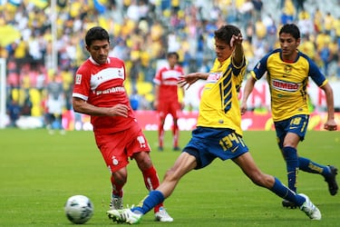 Debutó con América usando el dorsal 134, propio de los canteranos recién registrados.
 En esos casos se asignan dorsales muy altos porque los del primer plantel ya están ocupados.
Tiempo después adoptó el 13, que se convirtió en su número emblemático en el club.