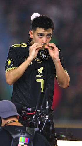 Gilberto Mora of Mexico with Champion Medal during the Final match between United States USA) and Mexico (Mexican National Team) as part of the 2025 CONCACAF Gold Cup at NRG Stadium, on July 06, 2025 in Houston, Texas, United States.