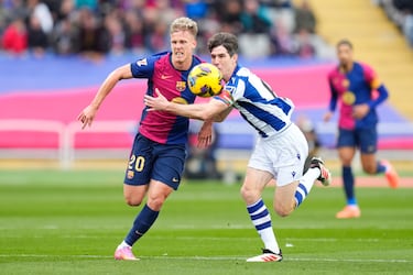 Jugada de la falta de Aritz Gabilondo a Dani Olmo. 