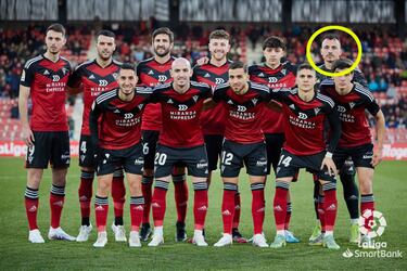 El meta del Mirandés sostuvo a su equipo ante el Villarreal B cuando más lo necesitaba. Con 1-0 en el marcador le paró un penalti a Sergio Lozano, tras adivinar el sitio del lanzamiento y sacar una buena mano abajo. Además de esta importante intervención tuvo otra más para terminar dejando los tres puntos en casa.