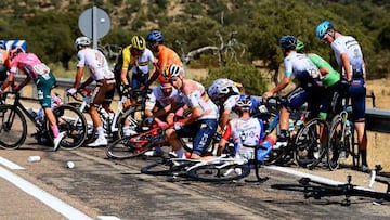 ALTO DEL PIORNAL, SPAIN - SEPTEMBER 08: A general view of Rigoberto Uran Uran of Colombia and Team EF Education - Easypost, Luis ?ngel Mat? Mardones of Spain and Team Euskaltel - Euskadi, Jay Vine of Australia and Team Alpecin-Deceuninck - Polka dot mountain jersey, Luke Plapp of Australia and Team INEOS Grenadiers, Robert Gesink of Netherlands, Sam Oomen of Netherlands and Team Jumbo - Visma, Jan Bakelants of Belgium and Team Intermarch? - Wanty - Gobert Mat?riaux, Julien Bernard of France and Team Trek - Segafredo, Alexey Lutsenko of Kazahkstan and Team Astana ? Qazaqstan, Louis Vervaeke of Belgium and Team Quick-Step - Alpha Vinyl, Quentin Pacher of France and Team Groupama - FDJ, Mads Pedersen of Denmark and Team Trek - Segafredo - Green Points Jersey, Yevgeniy Fedorov of Kazahkstan and Team Astana ? Qazaqstan and Carlos Rodriguez Cano of Spain and Team INEOS Grenadiers involved in a crash during the 77th Tour of Spain 2022, Stage 18 a 192km stage from Trujillo to Alto del Piornal 1163m / #LaVuelta22 / #WorldTour / on September 08, 2022 in Alto del Piornal, Caceres, Spain. (Photo by Tim de Waele/Getty Images)