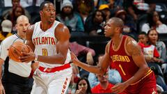 Dwight Howard , con James Jones.