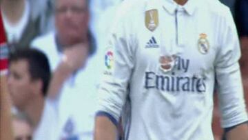 Mercado le rompió la camiseta a Cristiano con un agarrón