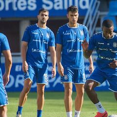 Comienza la concentración blanquiazul en Pinatar Arena