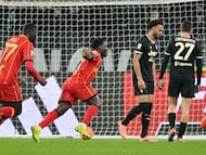 Soccer Football - Serie A - Juventus v Lecce - Allianz Stadium, Turin, Italy - January 3, 2026 Lecce's Lameck Banda celebrates scoring their first goal with Danilo REUTERS/Alberto Lingria