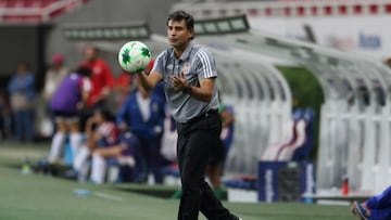   Roberto Medina Tigres head coach during the game Guadalajara vs Tigres UANL, corresponding to second leg match of Semifinals of the Torneo Clausura Grita Mexico C22 of Liga BBVA MX Femenil, at Akron Stadium, on May 16, 2022.

<br><br>

Roberto Medina Director Tecnico de Tigres durante el partido Guadalajara vs Tigres UANL, correspondiente al partido de vuelta de Semifinales del Torneo Clausura Grita Mexico C22 de la Liga BBVA MX Femenil, en el Estadio Akron, el 16 de Mayo de 2022.