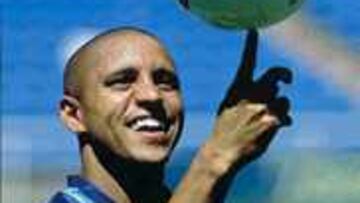 <b>SIN MIEDO.</b> Roberto Carlos reconoce que, a priori, el Madrid es favorito para llegar a la final de Glasgow.