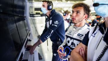 Pierre Gasly durante los test de Bahréin.