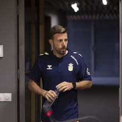 Luis García: “Lo que no me gustaría escuchar de Jonathan Viera es que está cómodo sin jugar”