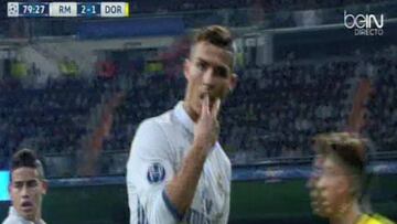 Cristiano recrimina al Bernabéu que le pitara por perder un balón