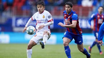 Takefusa Kubo, Pablo Ezequiel de Blasis during the La Liga soccer match between SD Eibar vs RCD Mallorca at Ipurua stadium.Eibar, Guipuzcoa ,Spain, 07/03/2020.
