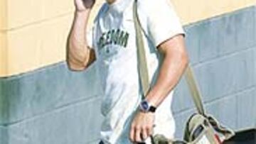 <b>PEGADO AL MÓVIL. </b>Movilla volverá a jugar en el Zaragoza.