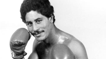 El púgil boricua se retiró con récord de 10 victorias y una derrota ante boxeadores mexicanos. La única caída fue la que marcó su carrera: fue la que sufrió ante el mítico Salvador Sánchez en 1981. Previo a la confirmación del combate, ‘Bazooka’ Gómez lanzó el primer golpe al mexicano al decir: “La pelea se puede hacer y yo estoy listo. Lo que no sé es si Sánchez tenga los cojones para pelear conmigo”. Al final, aceptó que subestimó a su contrincante y por eso perdió.