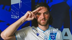 Sierralta es presentado como estrella en Francia: atención al nuevo apodo que se ganó