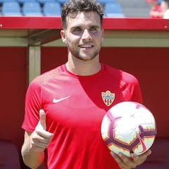 En el Almería ya dan por perdido al pichichi Álvaro Giménez