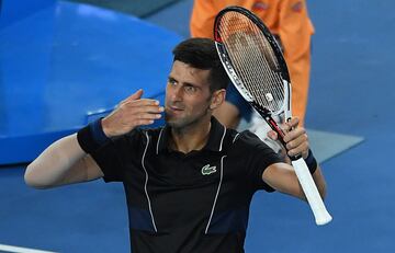 La ambici¨®n del genio de Belgrado no tiene l¨ªmites y tiene uno de los r¨¦cords que m¨¢s deseaba, el de m¨¢s semanas como n¨²mero uno. Djokovic emergi¨® en el ranking por primer vez el 4 de julio de 2011 y permaneci¨® ah¨ª 53 semanas. El serbio de 35 a?os ha arrancado una semana m¨¢s como n¨²mero uno del ranking ATP, y ya van 378 as¨ª. Con esta cifra, ¡®Nole¡¯ supera el registro de Steffi Graf, que acumul¨® 377 semanas al frente de la clasificaci¨®n femenina entre 1987 y 1997.
