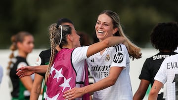 Alcochete (Portugal), 19/09/2024.- Real Madrid's Melanie Leupolz (R) celebrates with teammates after scoring the 2-1 lead during the UEFA Women's Champions League second qualifying round first leg match between Sporting CP and Real Madrid held at Aurelio Pereira Stadium, in Alcochete, Portugal, 19 September 2024. (Liga de Campeones) EFE/EPA/JOSE SENA GOULAO