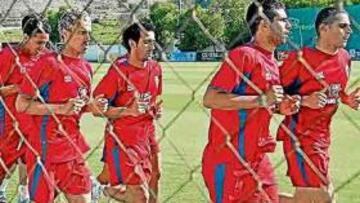 <b>EL PROYECTO GRANA 08-09, EN MARCHA. </b>El plantel de Javier Clemente, el más madrugador de todos los que jugarán en Segunda.