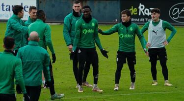 "Quiero jugar en Segunda y me gustaría que fuera con el Racing"