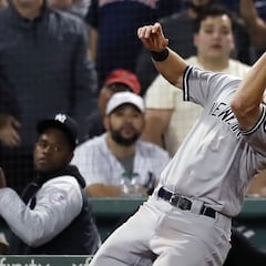 DJ LeMahieu está jugando lesionado