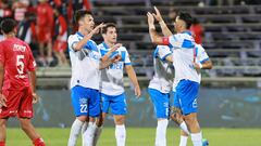 La UC despertó en el segundo tiempo y festejó en Uruguay