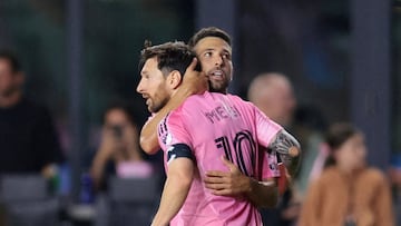 Siendo líder de goleo y líder de asistencias, Messi llega al Decisión Day de la MLS con ganas de mostrar cómo competirán en los playoffs, su deuda pendiente.
. Mandatory Credit: Sam Navarro-Imagn Images TPX IMAGES OF THE DAY