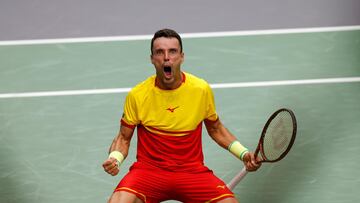 La resistencia de Bautista le da a Alcaraz una oportunidad de oro