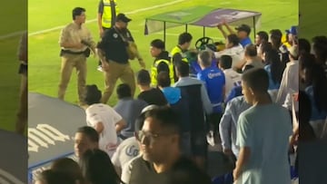 ¡Escándalo en la Liga de Expansión! Apuntaron a la afición con una pistola
