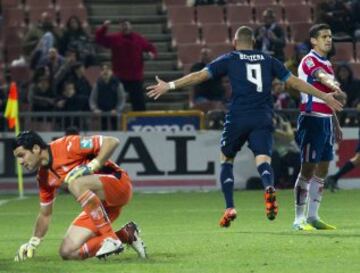 Benzema celebra el 0-1.