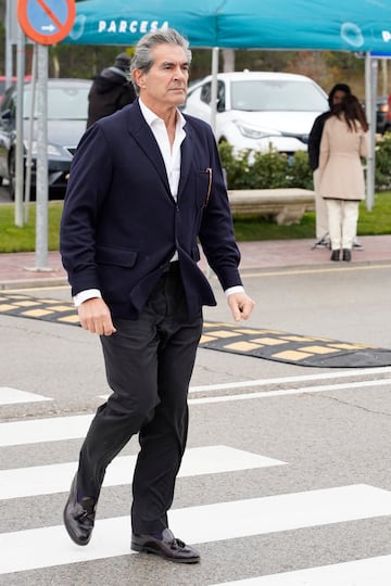 Pedro L車pez Quesada llegando a la capilla ardiente de Fernando G車mez-Acebo, en el Tanatorio Parcesa La Paz.
