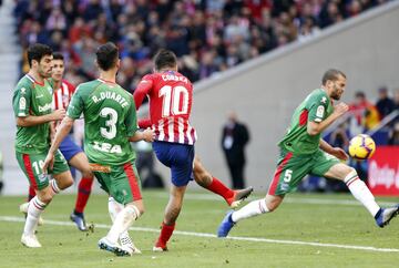 El canterano rojiblanco sentenció el partido tras rematar a placer un tiro de Correa rechazado por Pacheco.