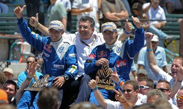 2010. Carlos Sainz y Lucas Cruz ganan la 31? edici¨®n del Dakar, segunda vez consecutiva en Am¨¦rica del Sur, disputada en Chile y Argentina con el Volkswagen Race Touareg II.
