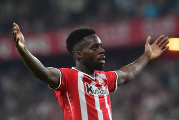 El delantero del Athletic siempre est¨¢ con la ca?a preparada. Ante el Alav¨¦s, tras una recuperaci¨®n del equipo. I?aki no desperdici¨® la oportunidad de marcar para su equipo.