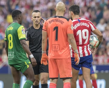 ¡¡GOL ANULADO A DIEGO COSTA!! Batió a Dmitrovic en el mano a mano, pero le señalaron previamente fuera de juego.