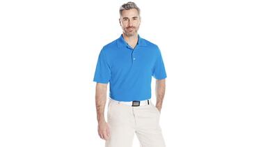 El polo de golf para hombre que triunfa en Amazon: 32 colores y casi 18.000 valoraciones