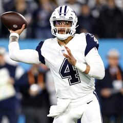 Dallas Cowboys reestructuran contratos de Dak Prescott y Zack Martin