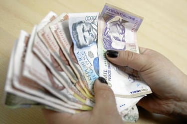 El error detectado en billetes de $20.000, $50.000 y $100.000: los cajeros están entregándolos así