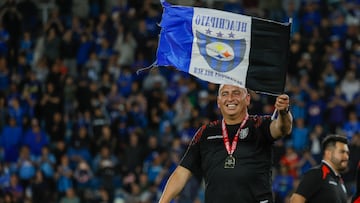 Futbol, Huachipato vs Deportes Limache.
Final Copa Chile 2025.
El entrenador de Huachipato Jaime Garcia celebra el titulo de la Copa Chile tras vencer a Deportes Limache en el estadio El Teniente de Rancagua, Chile.
10/12/2025
Andres Pina/Photosport
Football, Huachipato vs Deportes Limache.
2025 Copa Chile Championship Final.
Huachipato managerJaime Garcia celebrates the Copa Chile Championship title after beating Deportes Limache at the El Teniente stadium in Rancagua, Chile.
10/12/2025
Andres Pina/Photosport