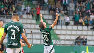 El centrocampista Fran Manzanara, durante un partido con el Racing de Ferrol en A Malata.