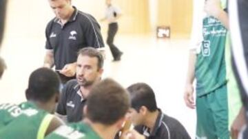 El técnico Joan Plaza.