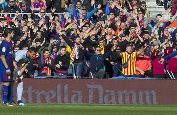 Grada de animaci¨®n en el Camp Nou.