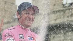 Denis Menchov, del equipo Rabobank, se convirtió hoy en el tercer ruso que gana el Giro de Italia al imponerse, después de un susto, en la edición del centenario por delante de los italianos Danilo Di Luca (LPR) y Franco Pellizotti (Liquigas), y del español Carlos Sastre (Cervelo).