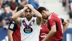 PAMPLONA, 30/10/2022.- El delantero israelí del Real Valladolid Shon Zahman Weissman se lamenta de una ocasión fallada ante el Osasuna, durante el partido de LaLiga de fútbol disputado en el estadio El Sadar, este domingo, en Pamplona. EFE/ Jesús Diges
