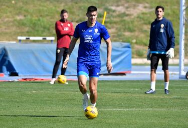 El Almera rechaza ocho millones de euros del Getafe por Luis Surez