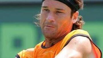 <B>SUFRE.</B> Moyá necesitó emplearse al máximo para acceder a tercera ronda, donde se enfrentará al sueco Thomas Johansson.