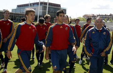 Con la selección española Sub-17 se proclamó campeón de la Eurocopa Sub-17 en Turquía en el año 2008. 